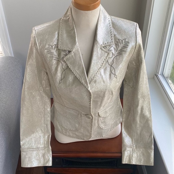 White House Black Market Jackets & Blazers - White House Black Market Leather embroidered Blazer Sz 6 Silver Metallic Western